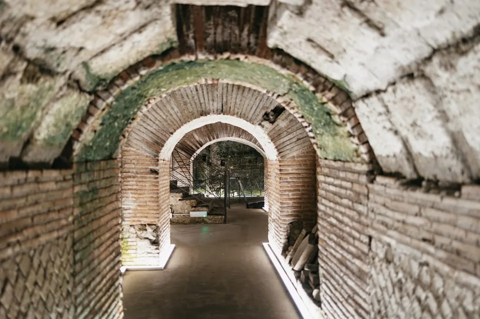 Naples: Naples Underground Entry Ticket & Guided Tour